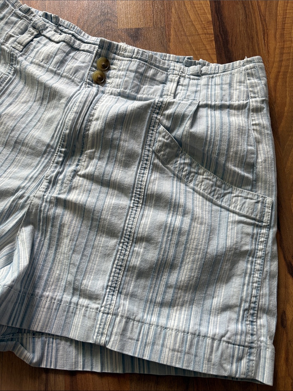 American Eagle Outfitters Light Blue & White Striped Women's Shorts Size 14 - Picture 4 of 11